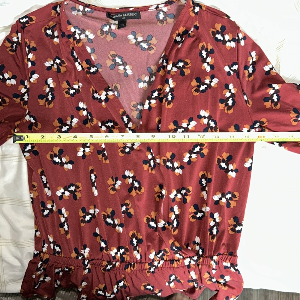 Banana Republic beautiful in great condition blouse, lip hook is missing - Picture 6 of 7